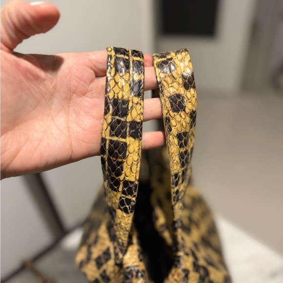 Stunning Miu Miu Python crossbody/shoulder bag - Picture 13 of 16
